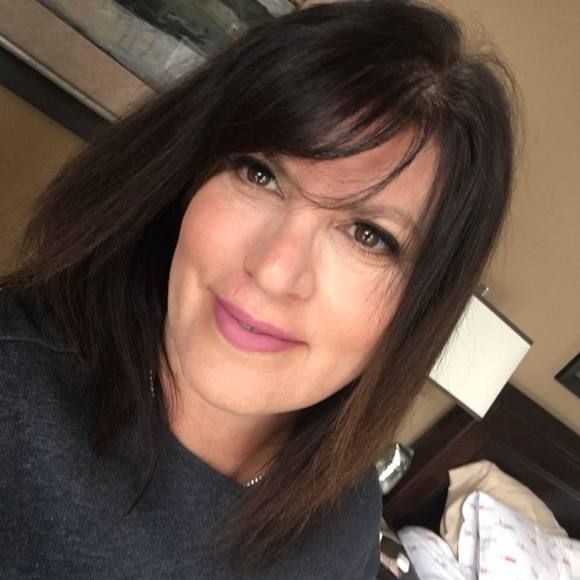 Meet your Posher, Antonette - Picture 1 of 1